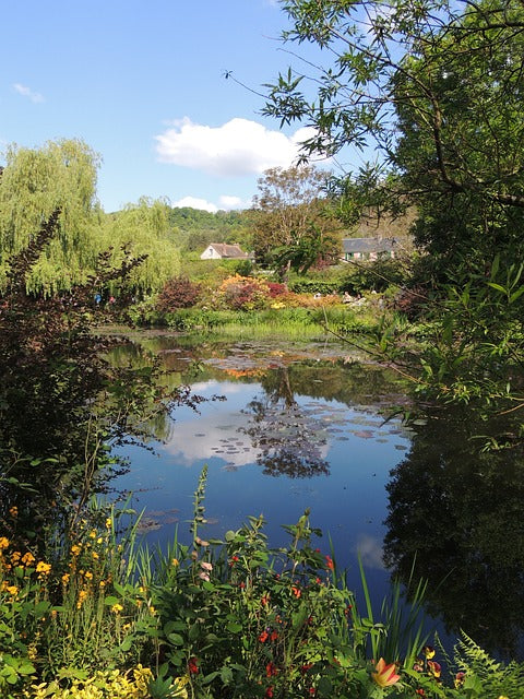 Half-day tour of Monet's gardens on your own - from Paris - Giverny.paris